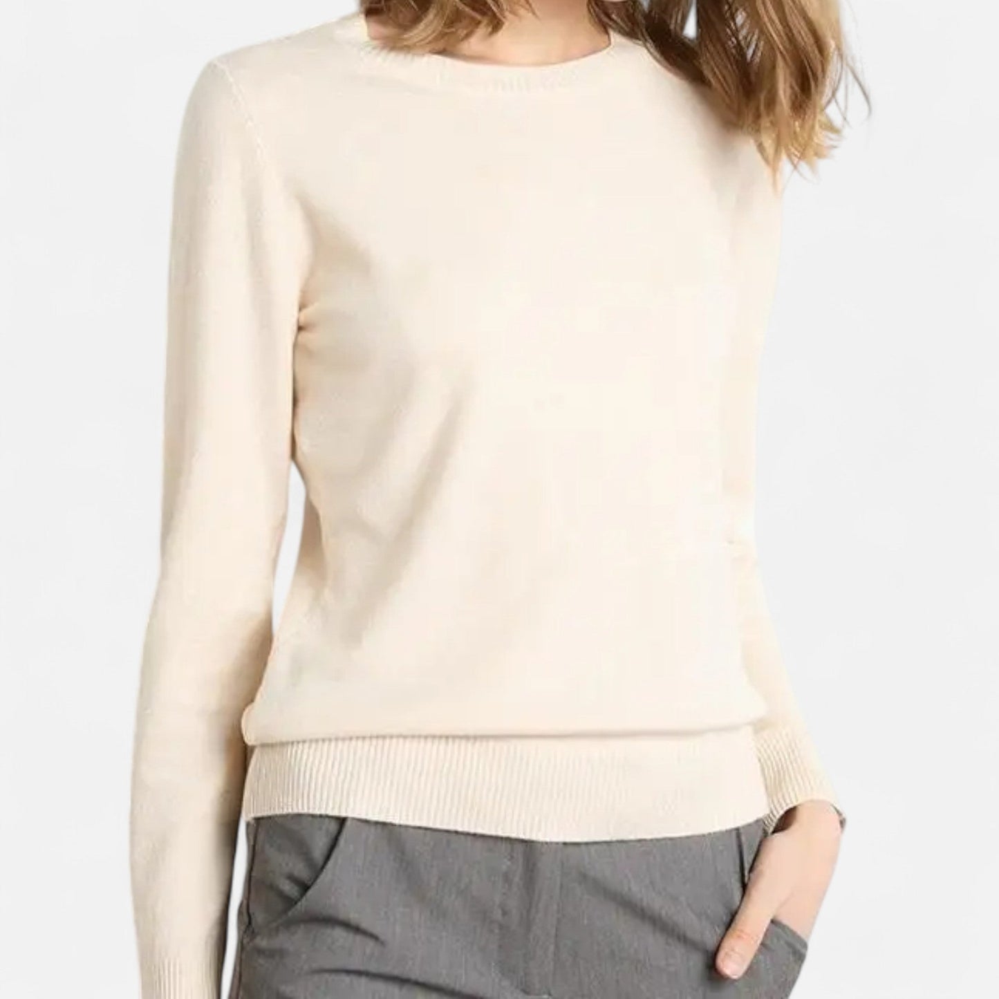 Pull femme laine mérinos col rond coupe ajustée intemporel