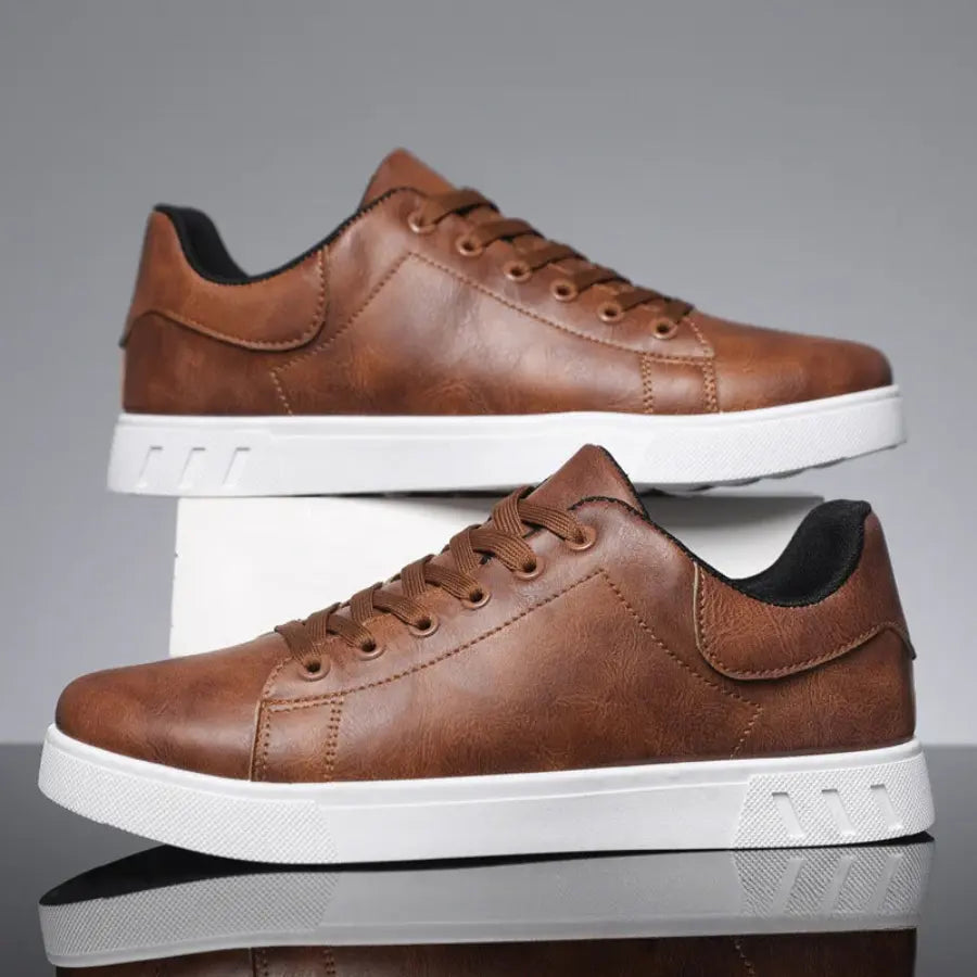 Zapatillas deportivas bajas con suela en contraste para hombre