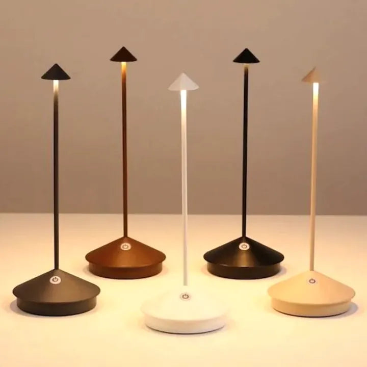Bezdrátová stmívatelná a vodotěsná LED stolní lampa do interiéru i exteriéru
