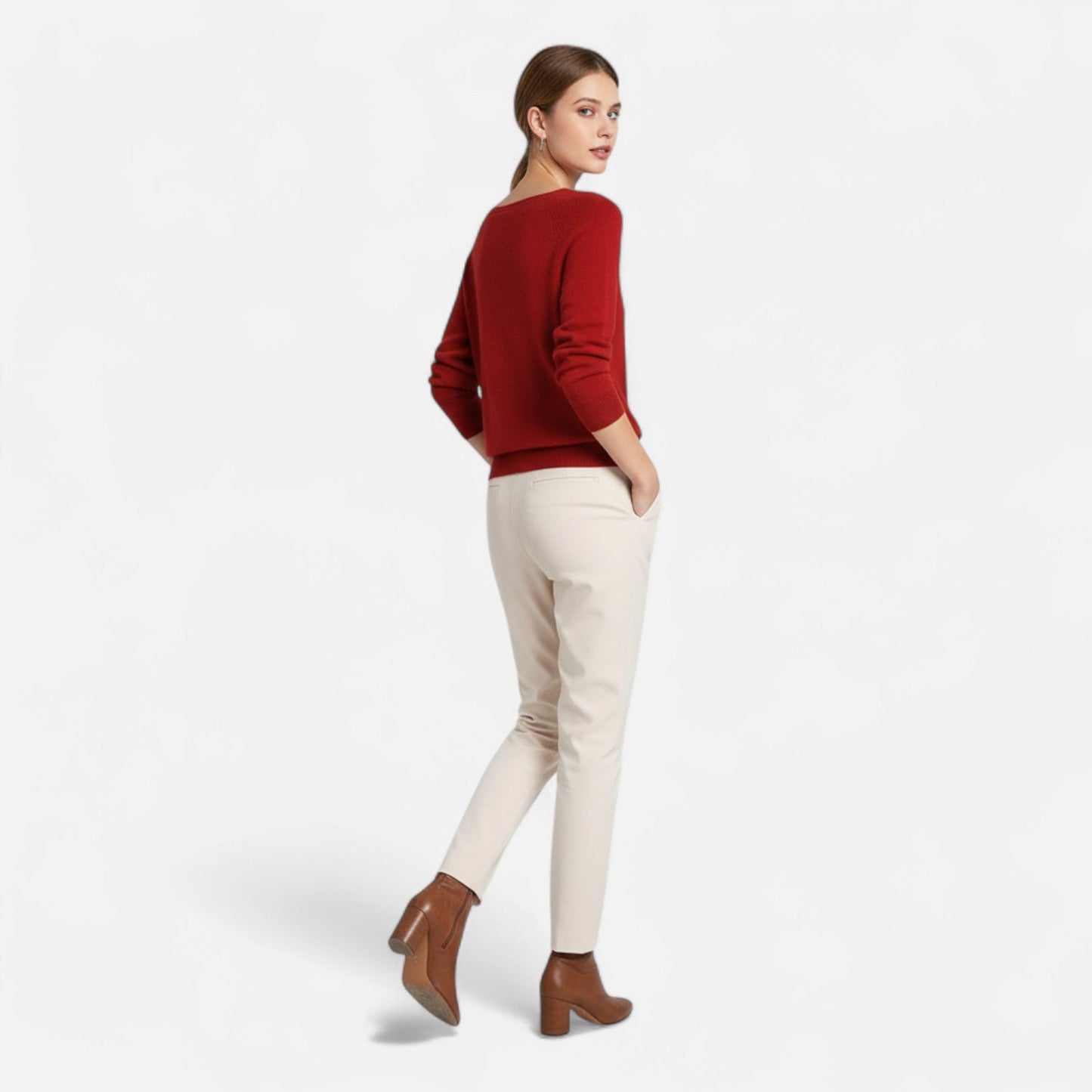 Pull femme laine mérinos col rond coupe ajustée intemporel