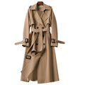 Trench da donna con spalline e vita sagomata