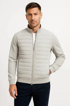 Chaqueta híbrida acolchada con mangas de punto para hombre