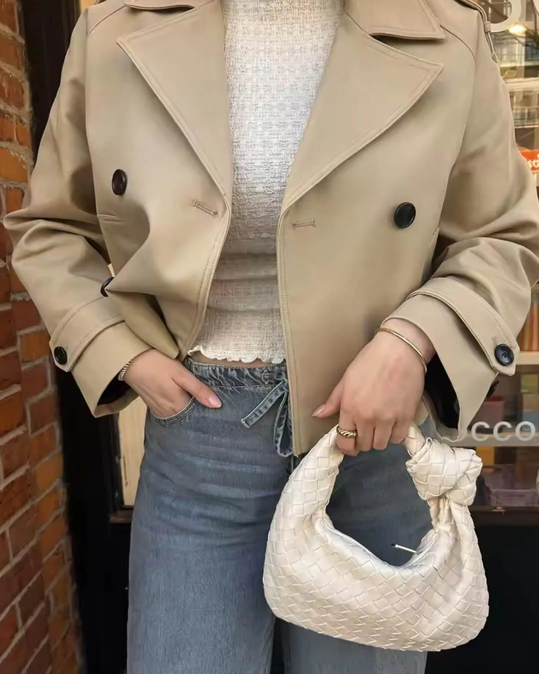 Trench court femme double boutonnage revers structuré mi-saison