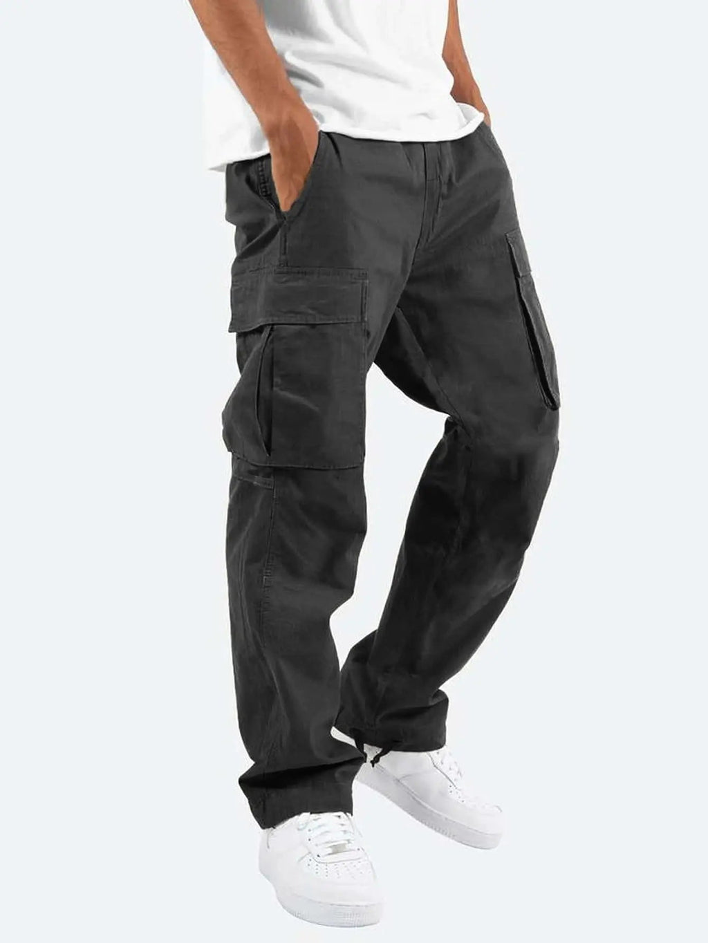 Men’s relaxed-fit, mid-rise cargo pants