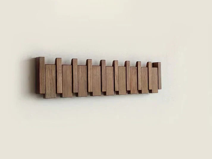 Porte-manteau en bois design piano pour entrée et couloir